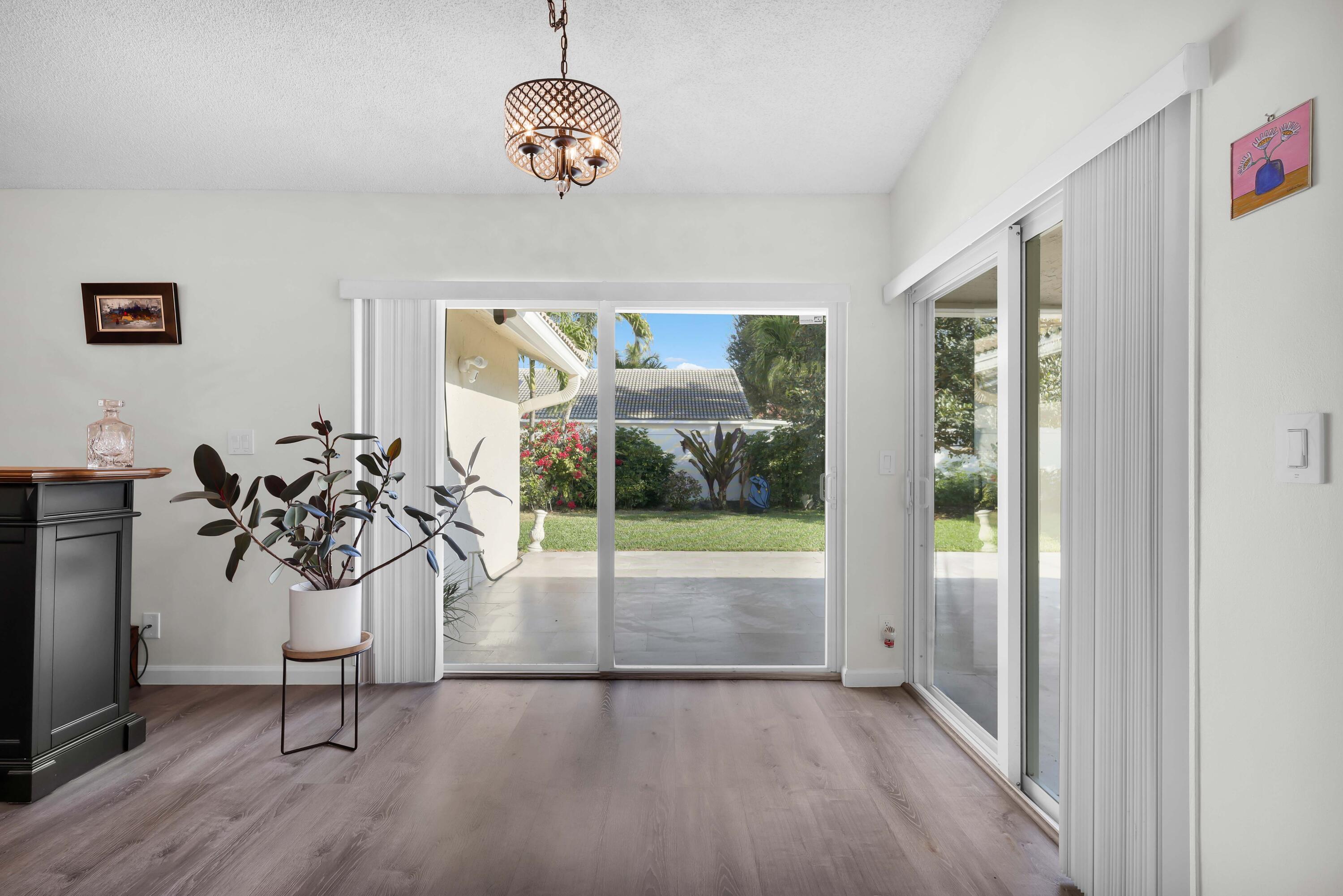 HIDDEN VALLEY - Residential