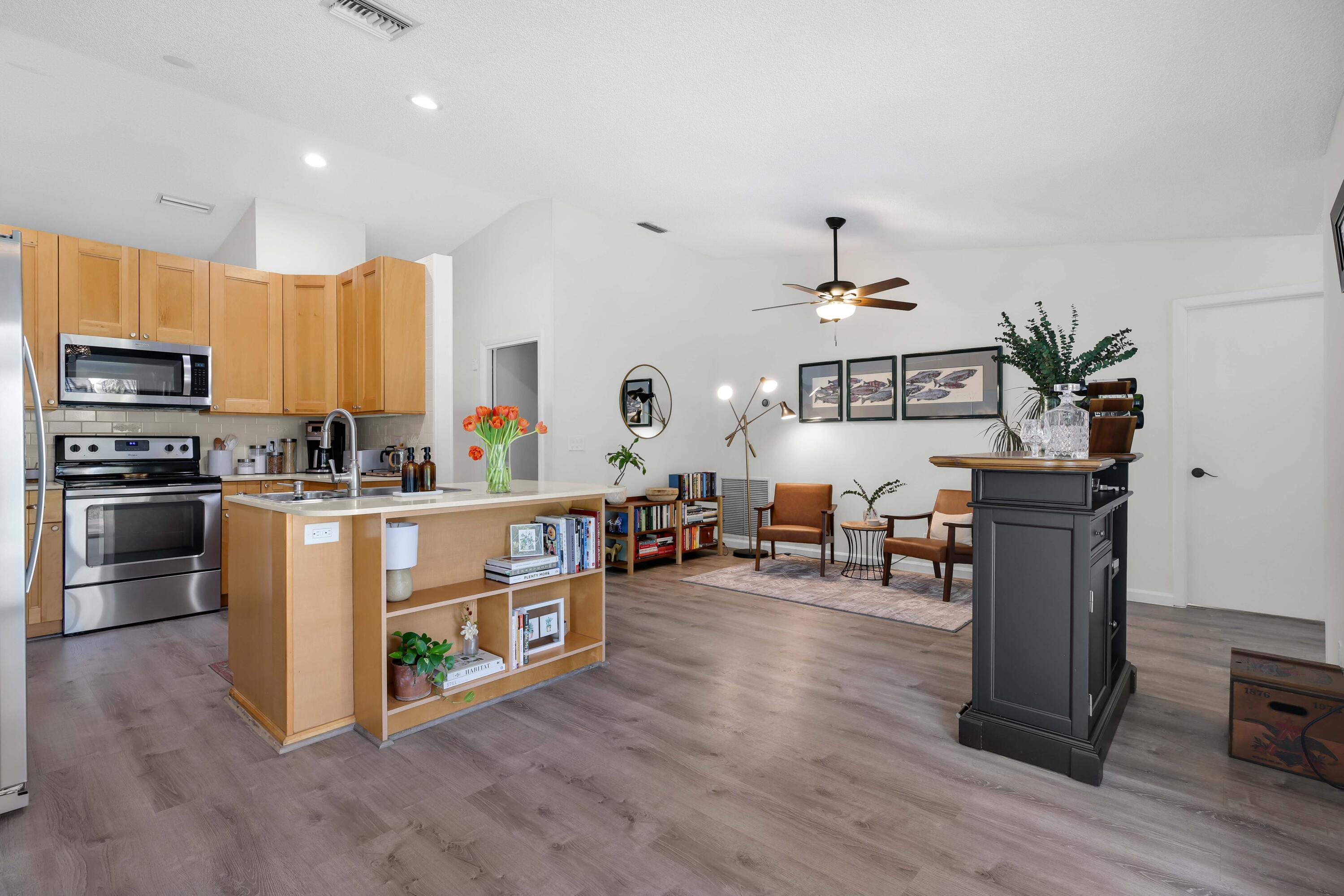 HIDDEN VALLEY - Residential