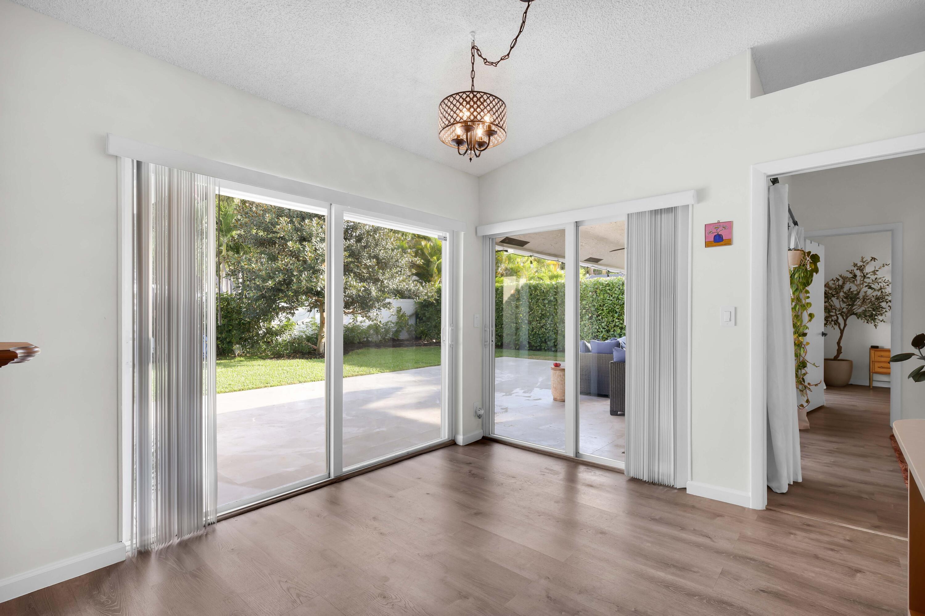 HIDDEN VALLEY - Residential