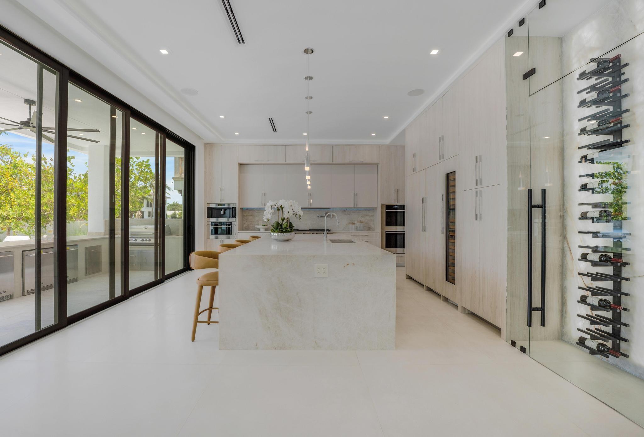 TROPIC ISLE - Residential