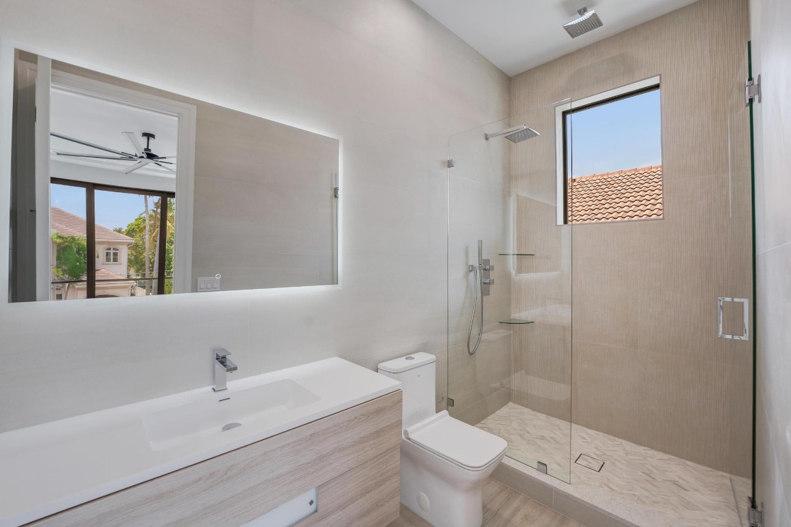 TROPIC ISLE - Residential