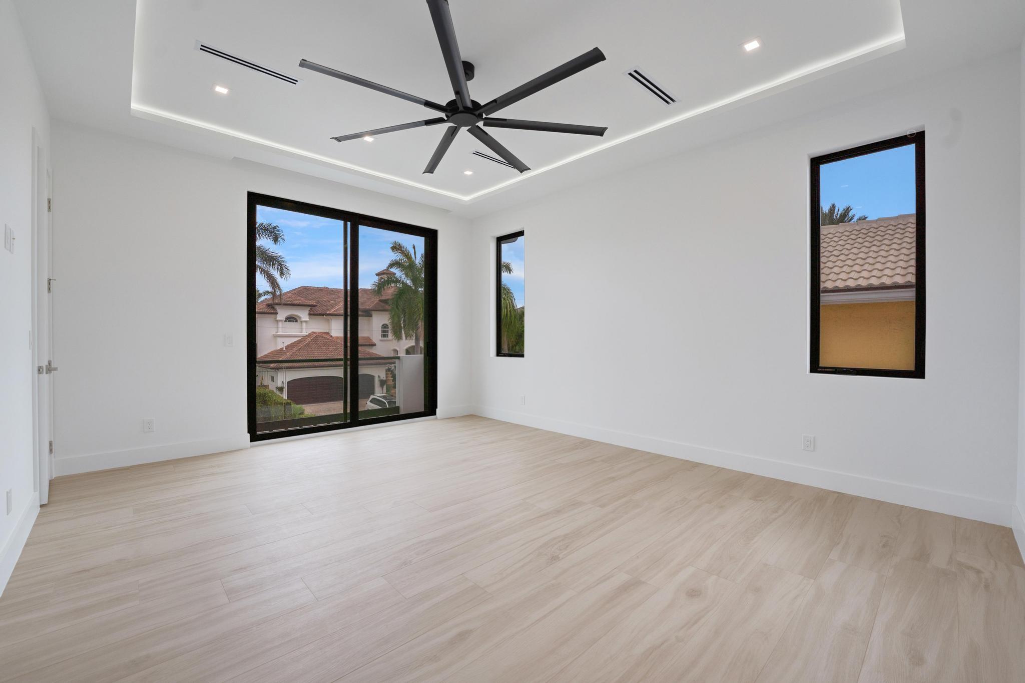 TROPIC ISLE - Residential