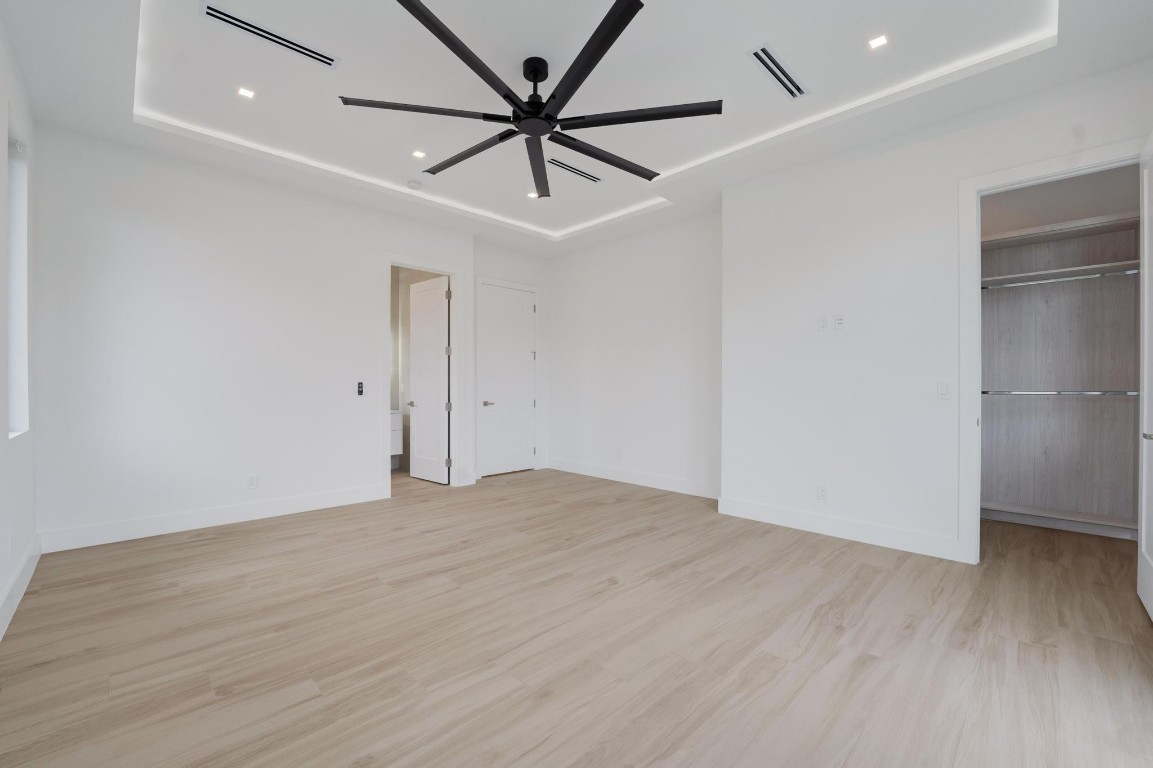 TROPIC ISLE - Residential