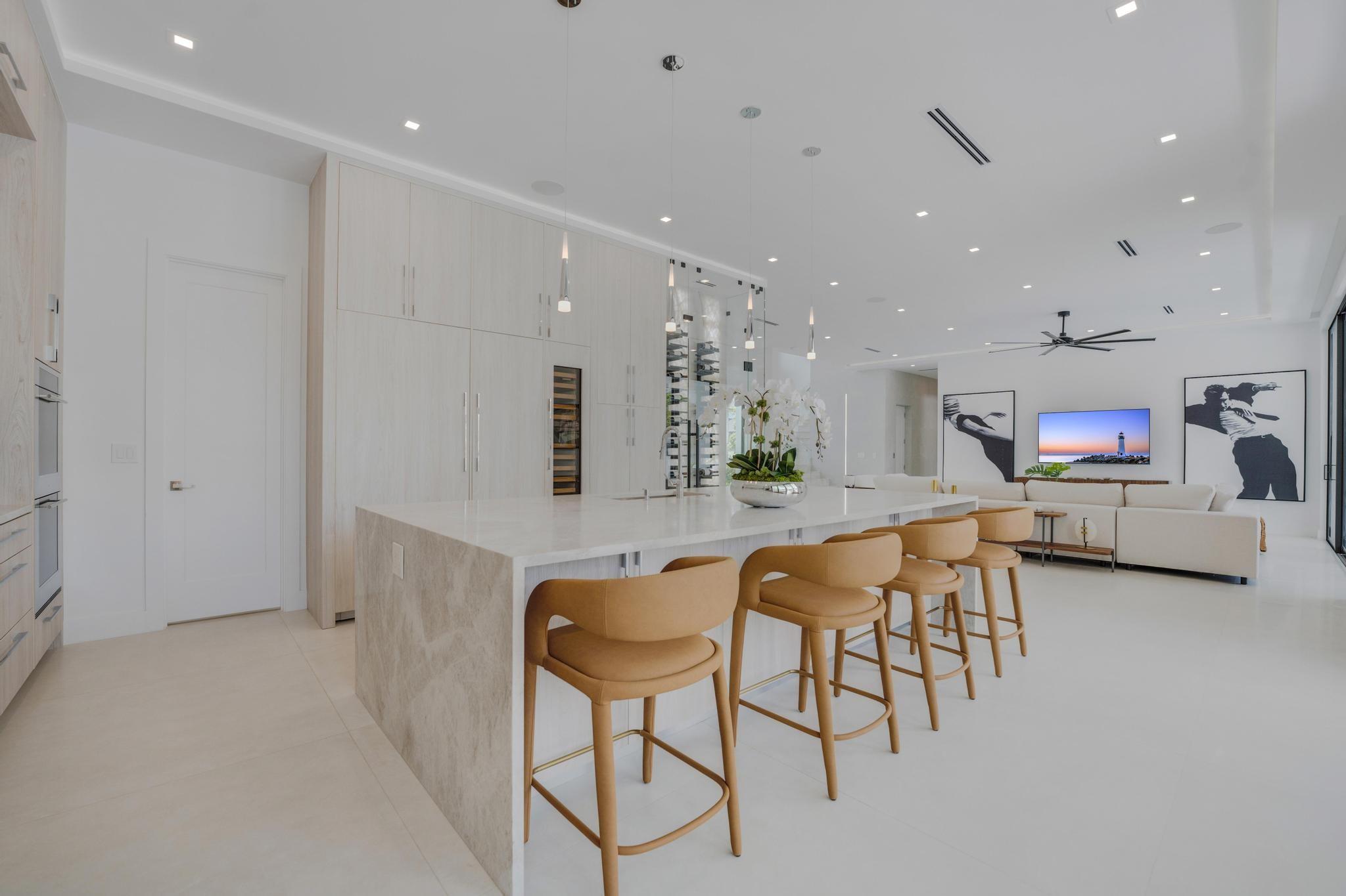 TROPIC ISLE - Residential