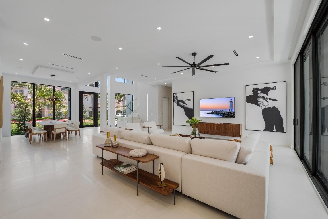 TROPIC ISLE - Residential