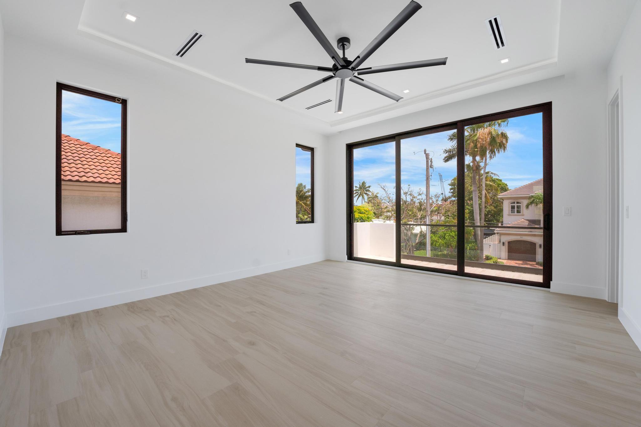 TROPIC ISLE - Residential