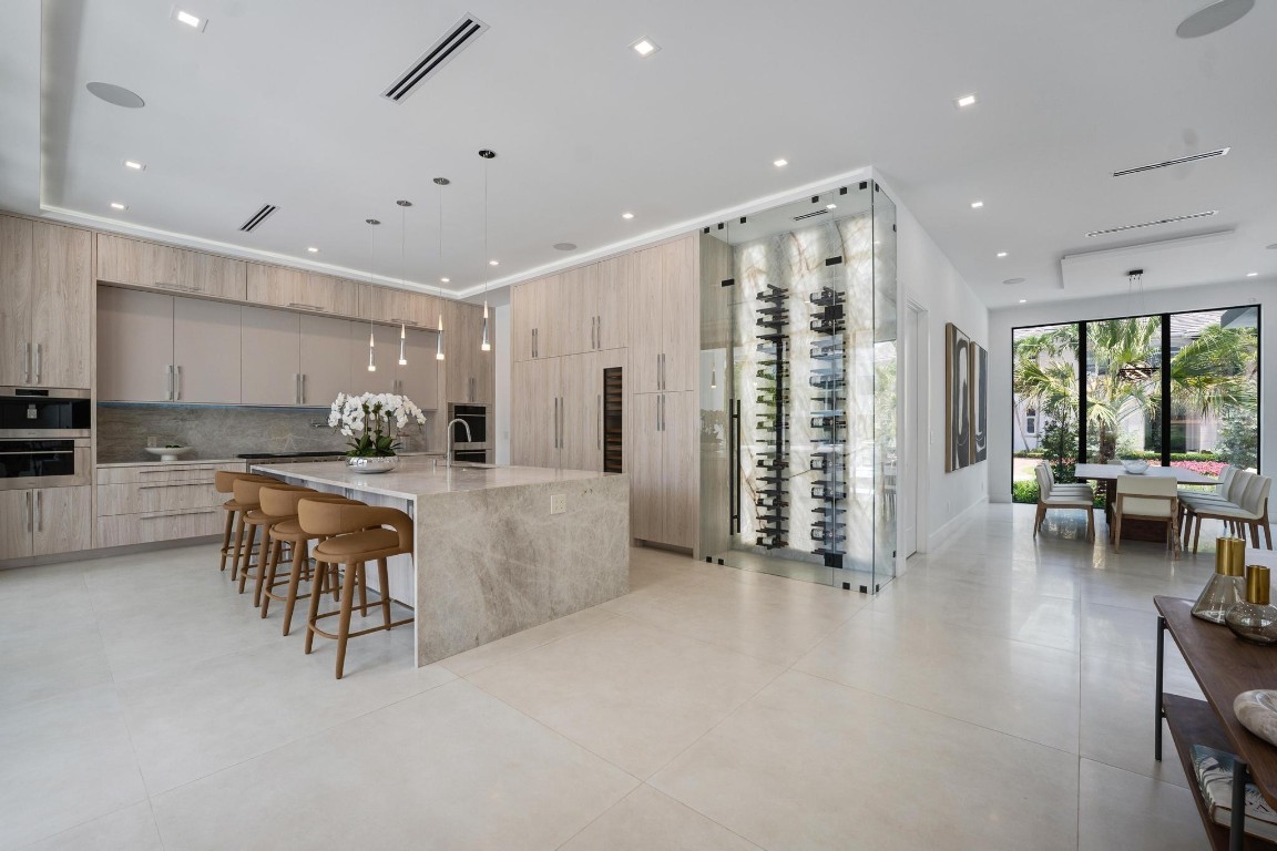 TROPIC ISLE - Residential