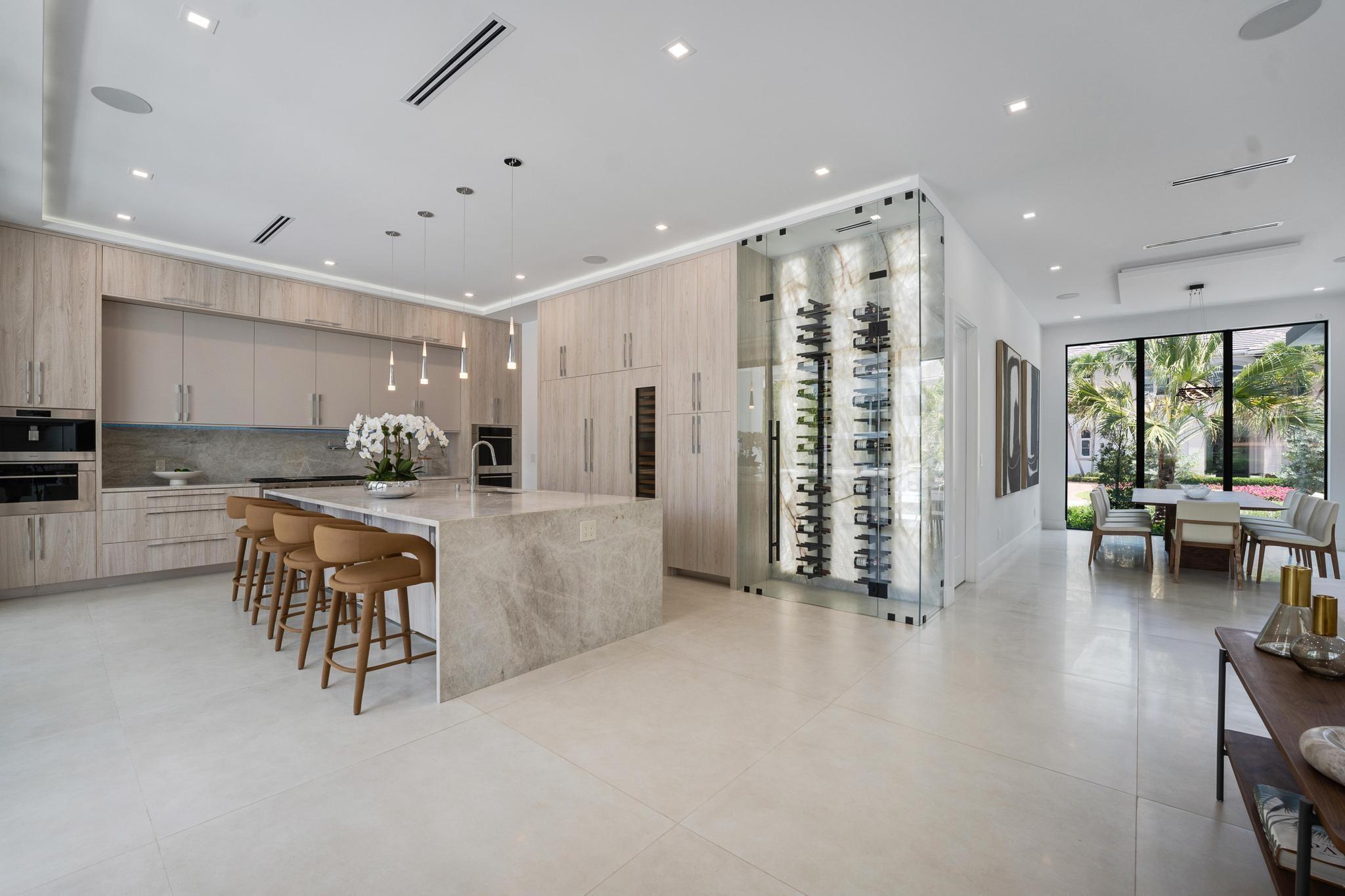 TROPIC ISLE - Residential