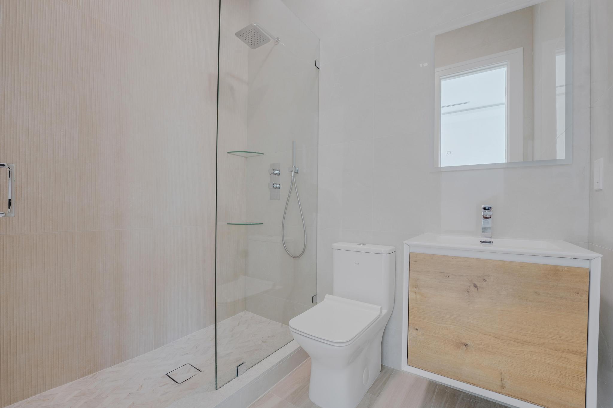 TROPIC ISLE - Residential