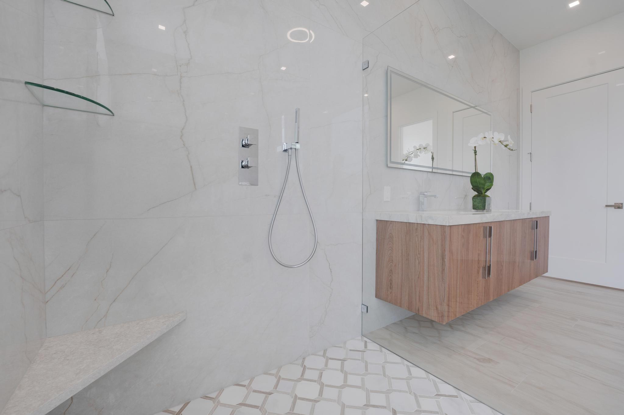 TROPIC ISLE - Residential