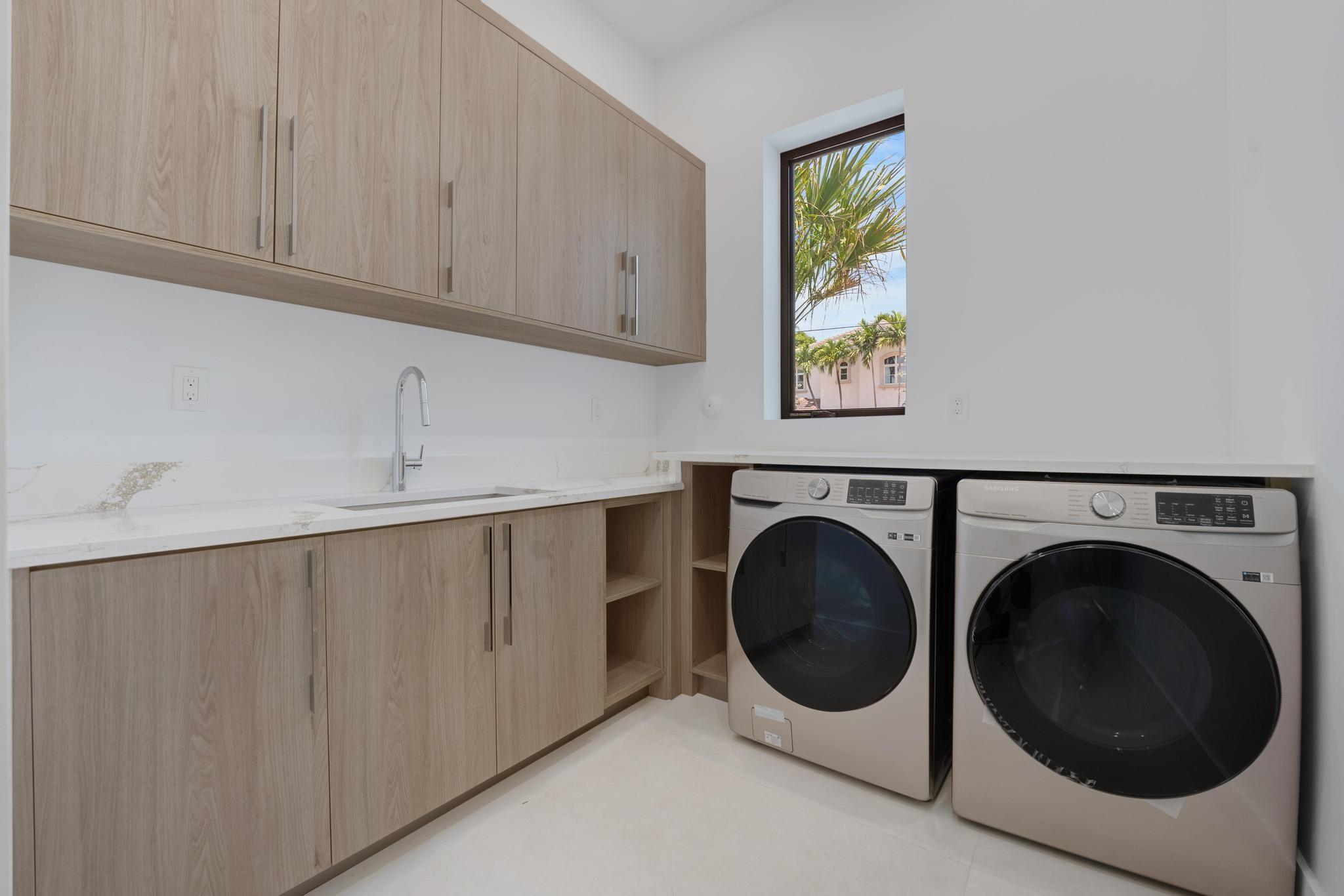 TROPIC ISLE - Residential