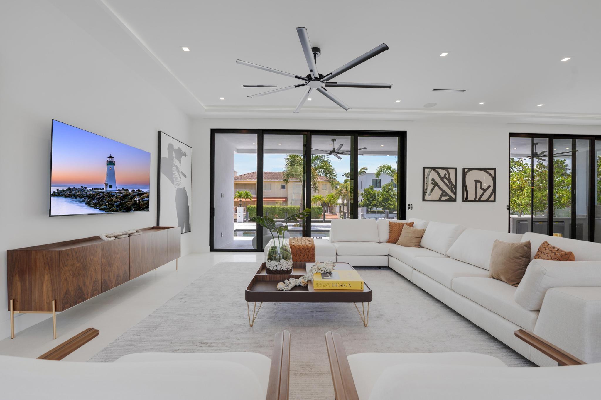 TROPIC ISLE - Residential