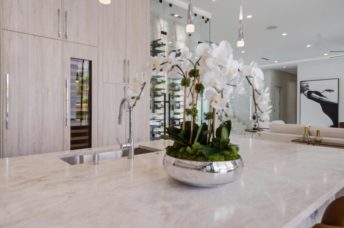 TROPIC ISLE - Residential