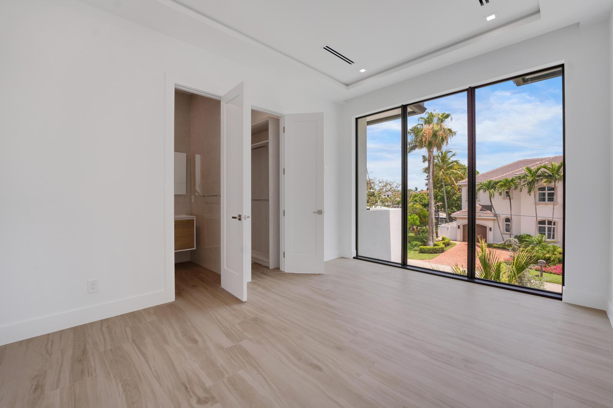 TROPIC ISLE - Residential