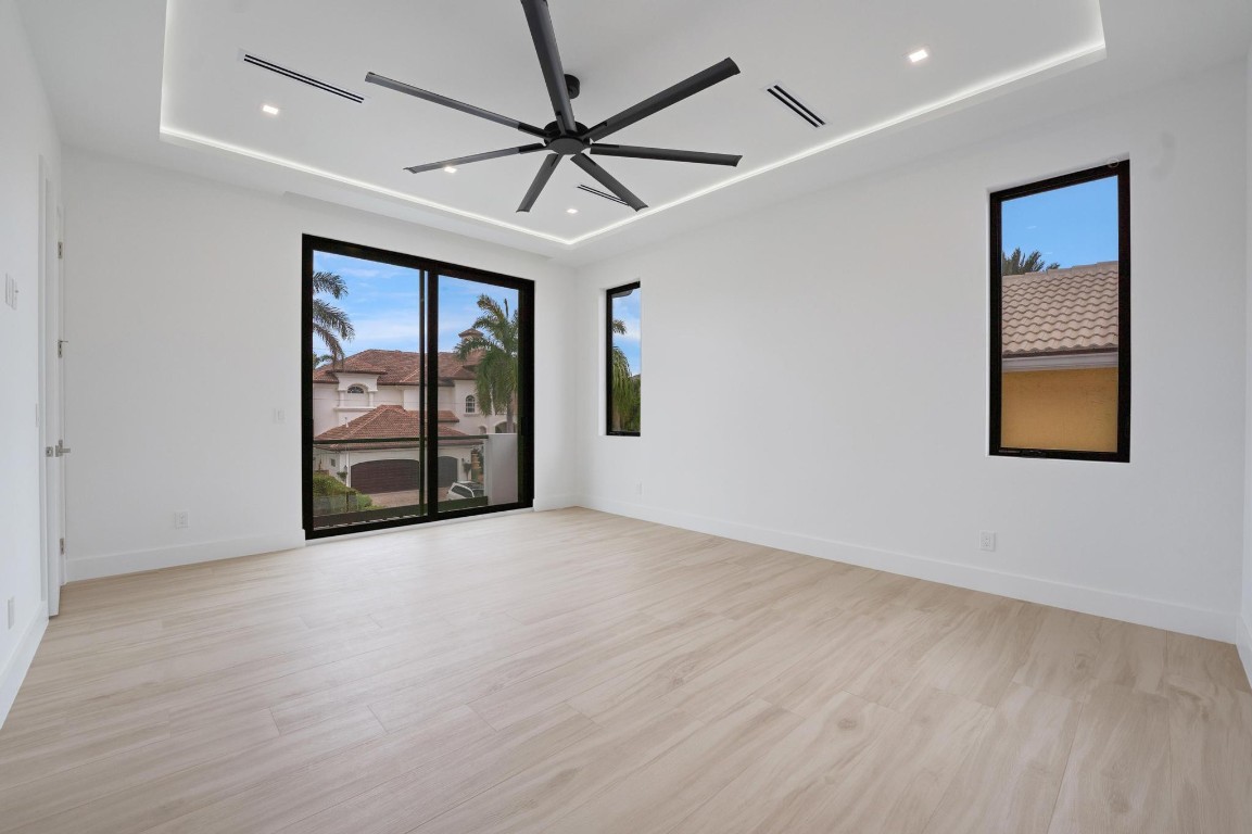 TROPIC ISLE - Residential