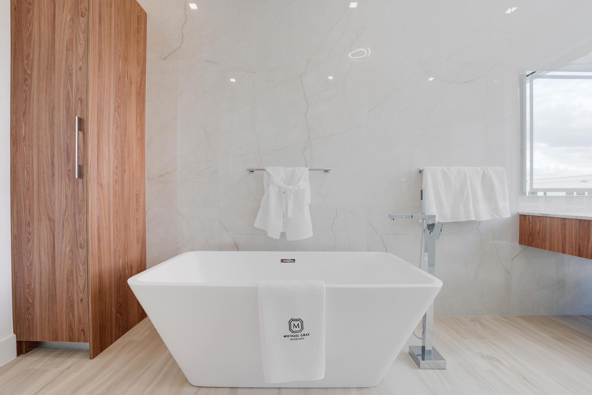 TROPIC ISLE - Residential