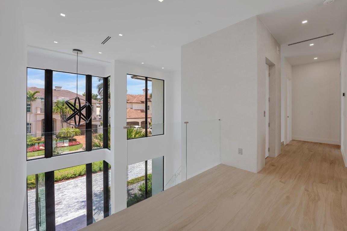 TROPIC ISLE - Residential