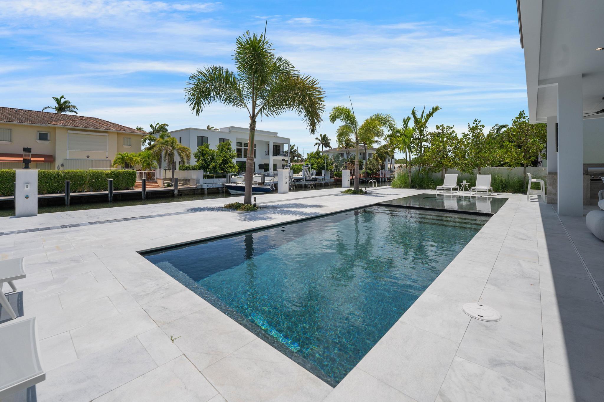 TROPIC ISLE - Residential