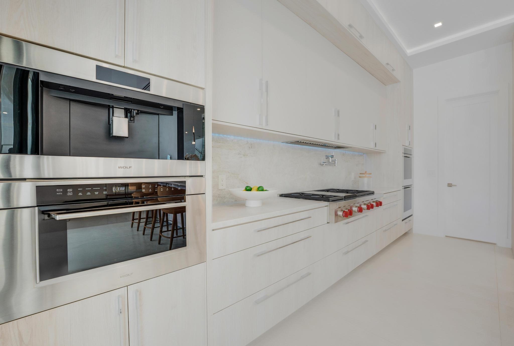 TROPIC ISLE - Residential