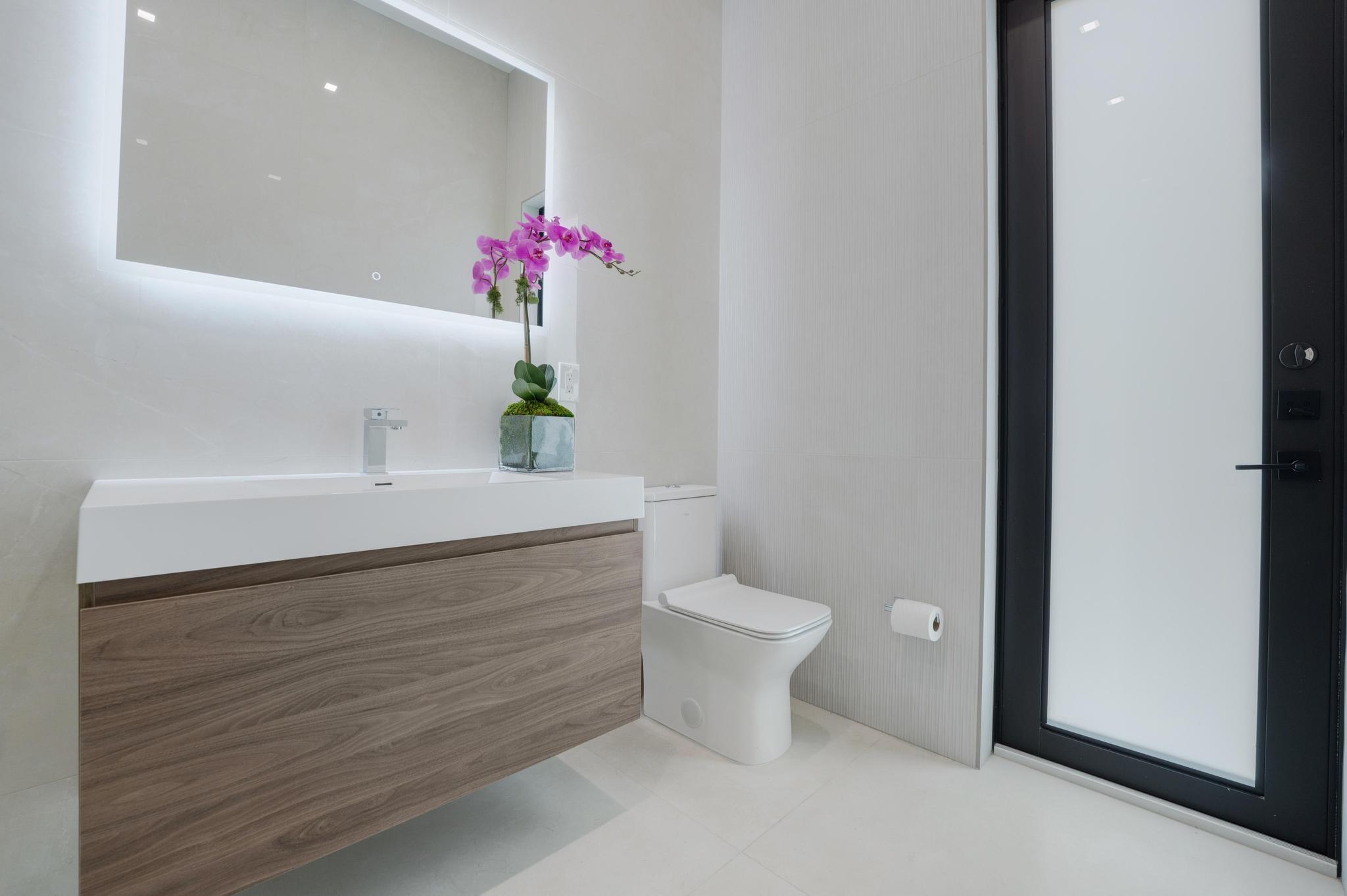 TROPIC ISLE - Residential