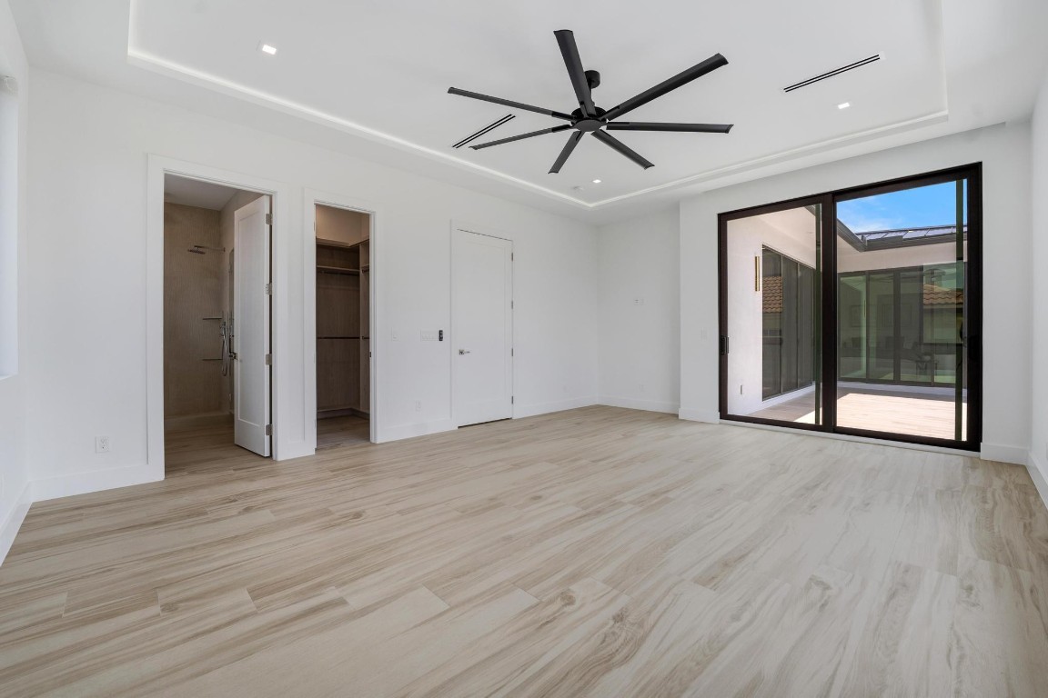 TROPIC ISLE - Residential