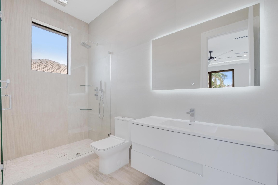 TROPIC ISLE - Residential