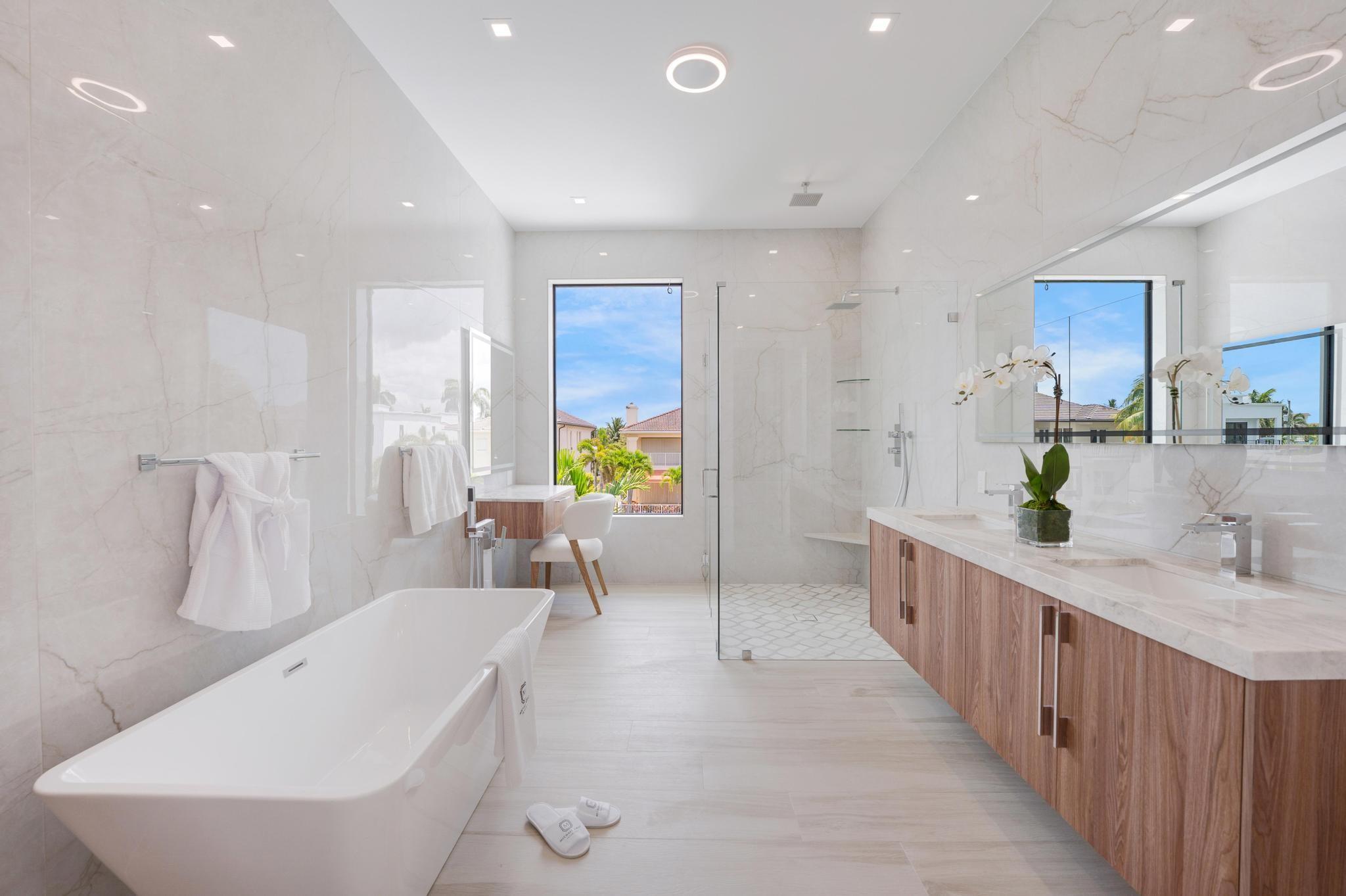 TROPIC ISLE - Residential