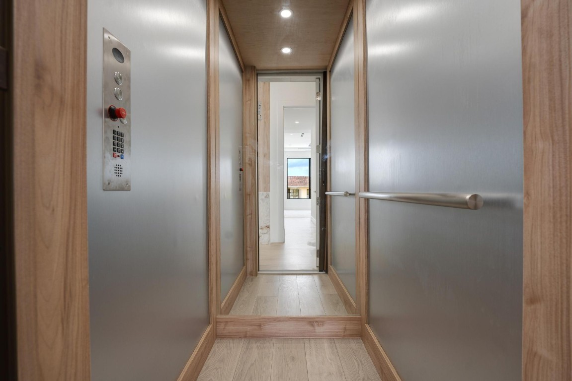 TROPIC ISLE - Residential