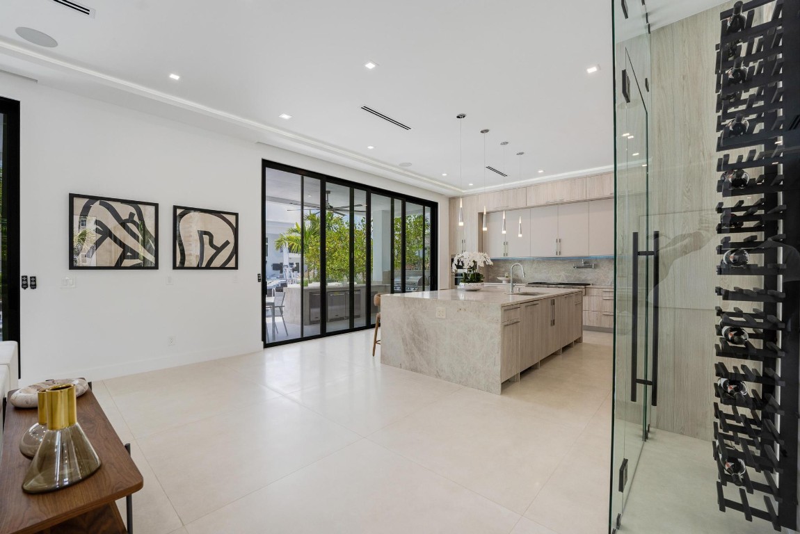 TROPIC ISLE - Residential