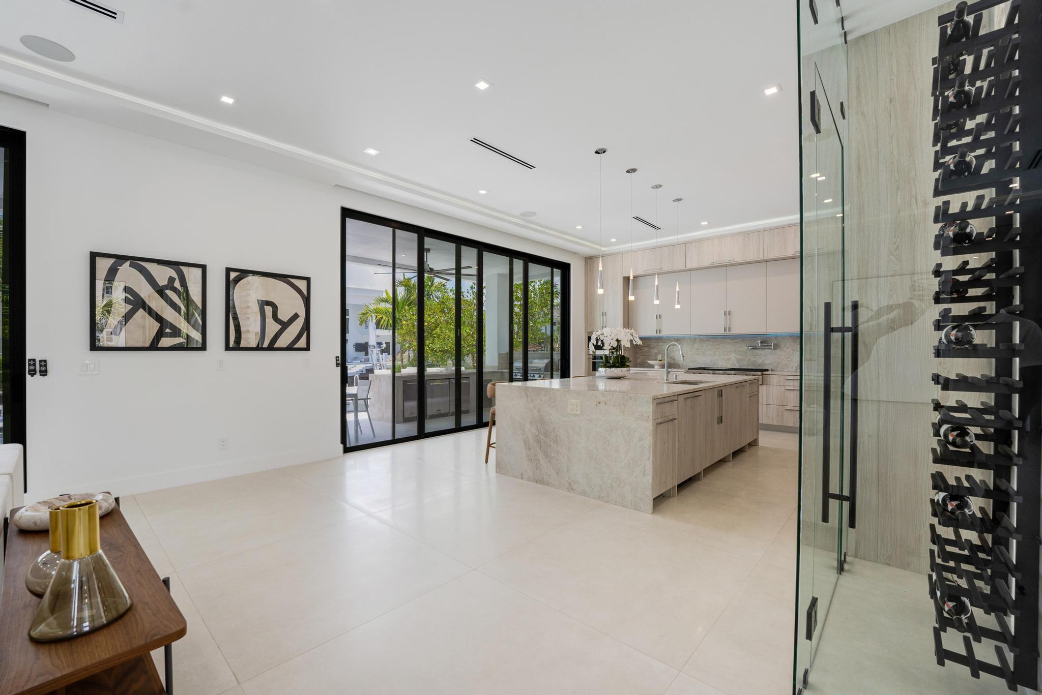 TROPIC ISLE - Residential