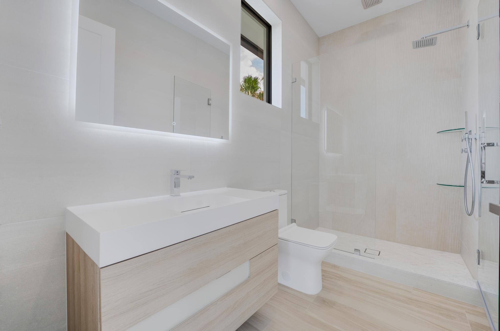 TROPIC ISLE - Residential