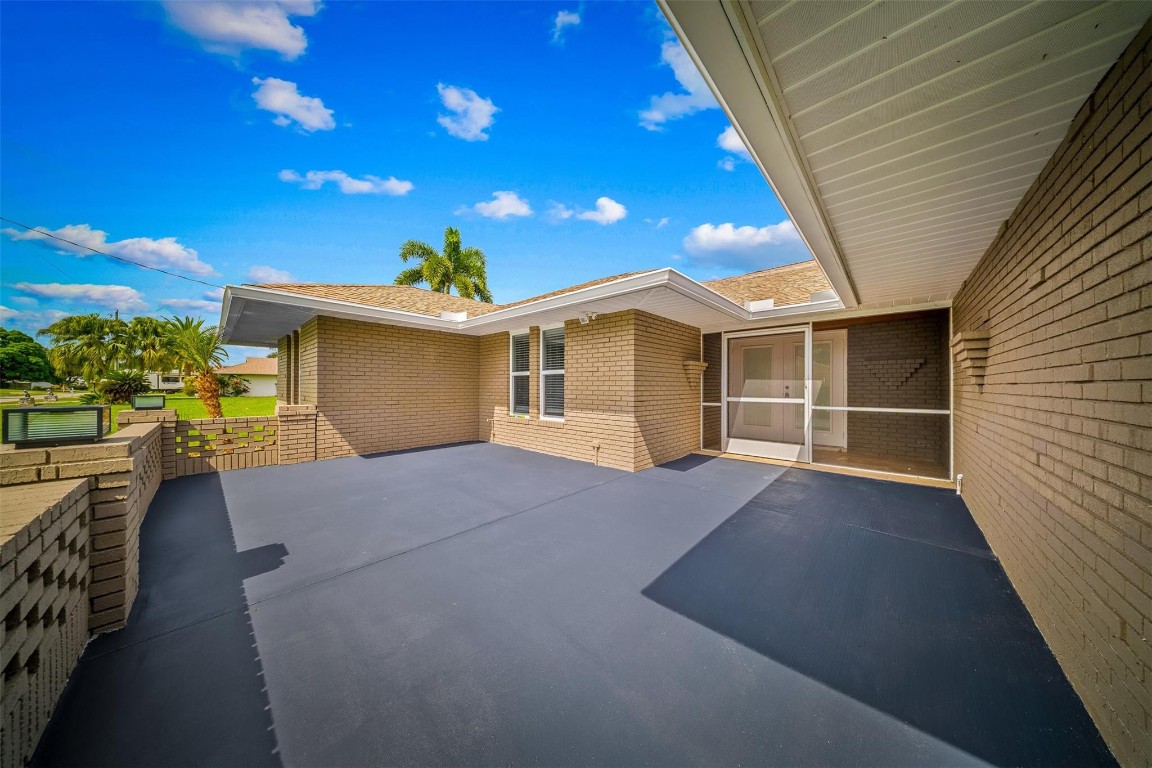 View photos, virtual tours, details... 1857 SE Bowie Street