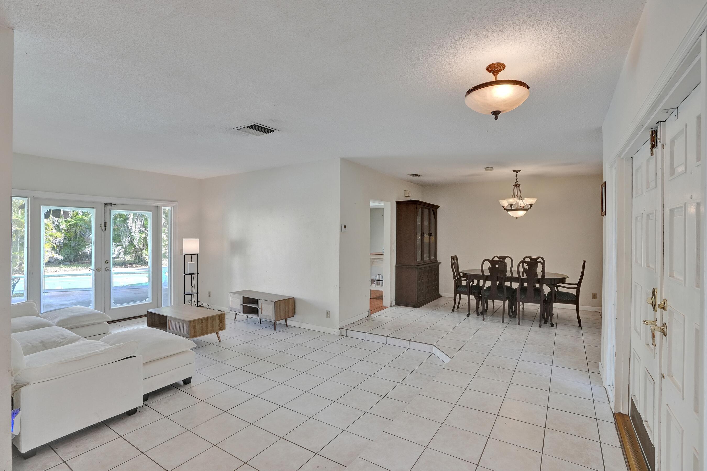 PLANTATION PARK SEVENTH ADD - Residential