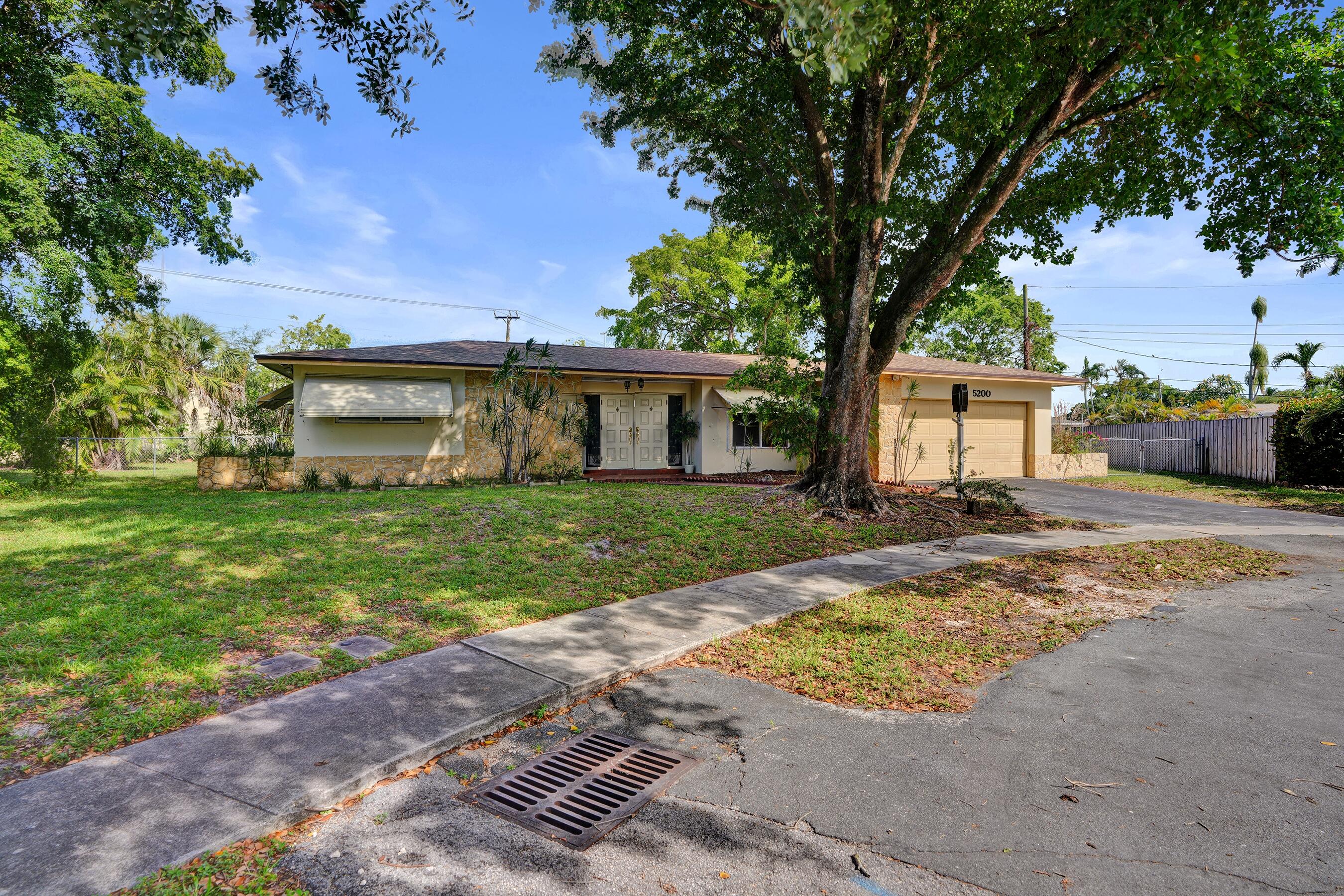 PLANTATION PARK SEVENTH ADD - Residential