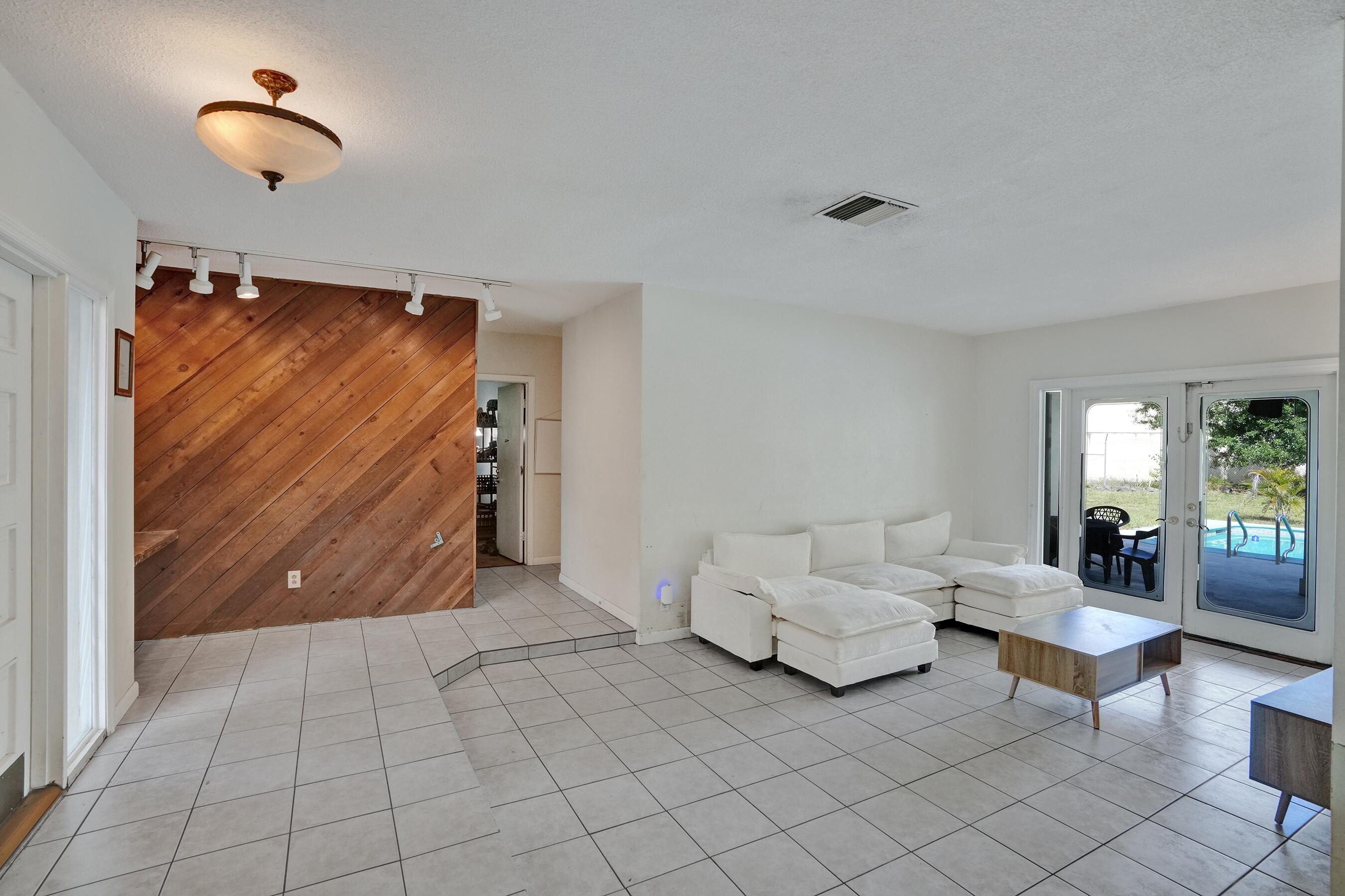 PLANTATION PARK SEVENTH ADD - Residential