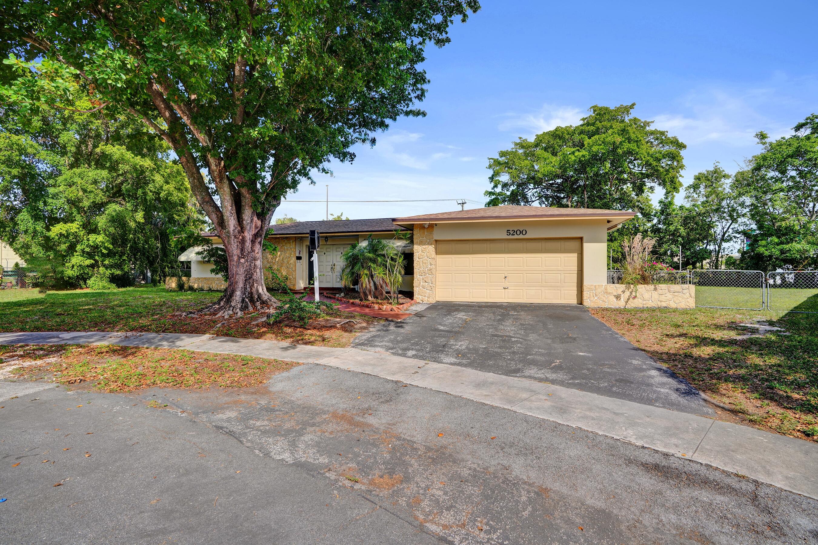PLANTATION PARK SEVENTH ADD - Residential