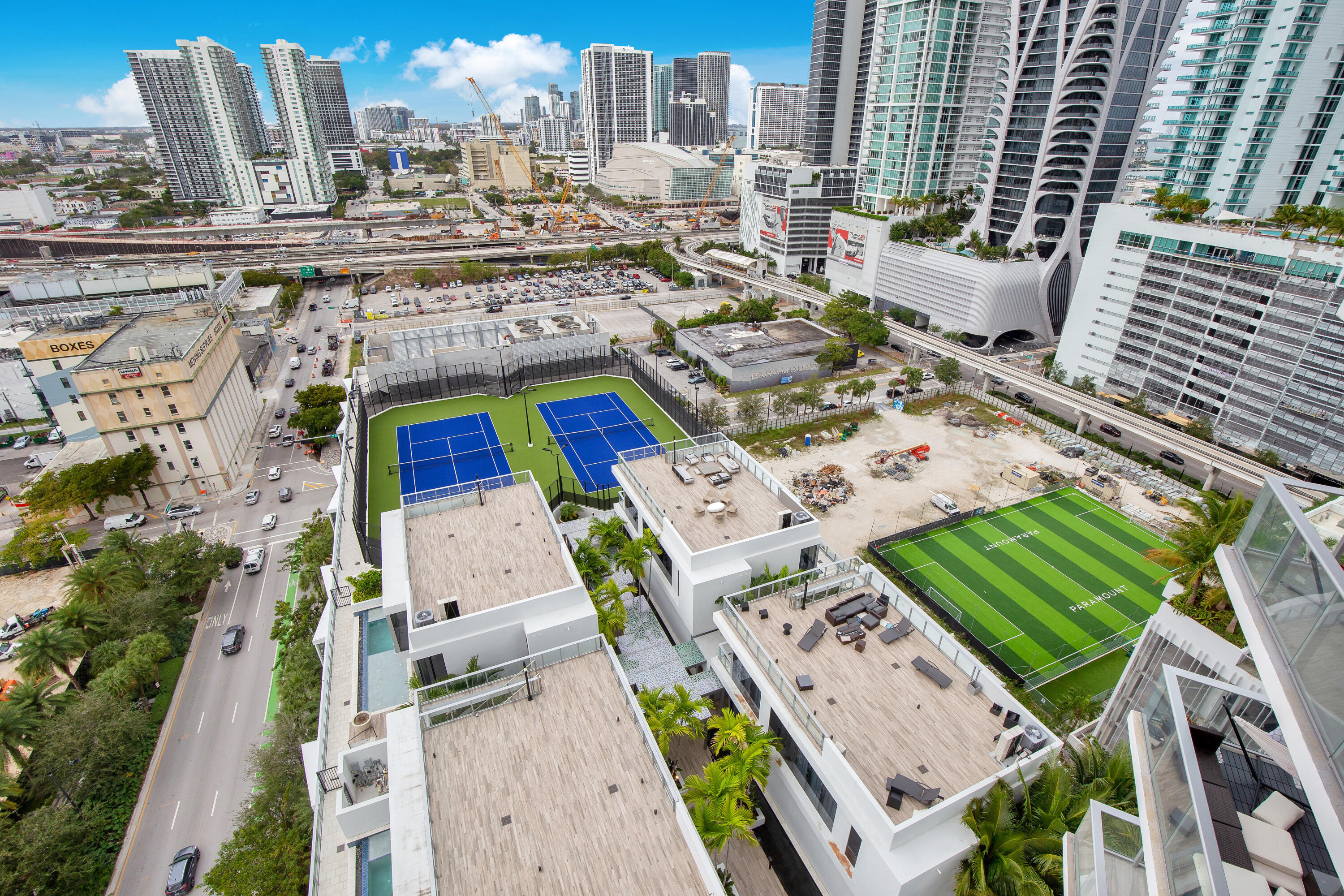 PARAMOUNT MIAMI WORLDCENTER CONDO - Residential