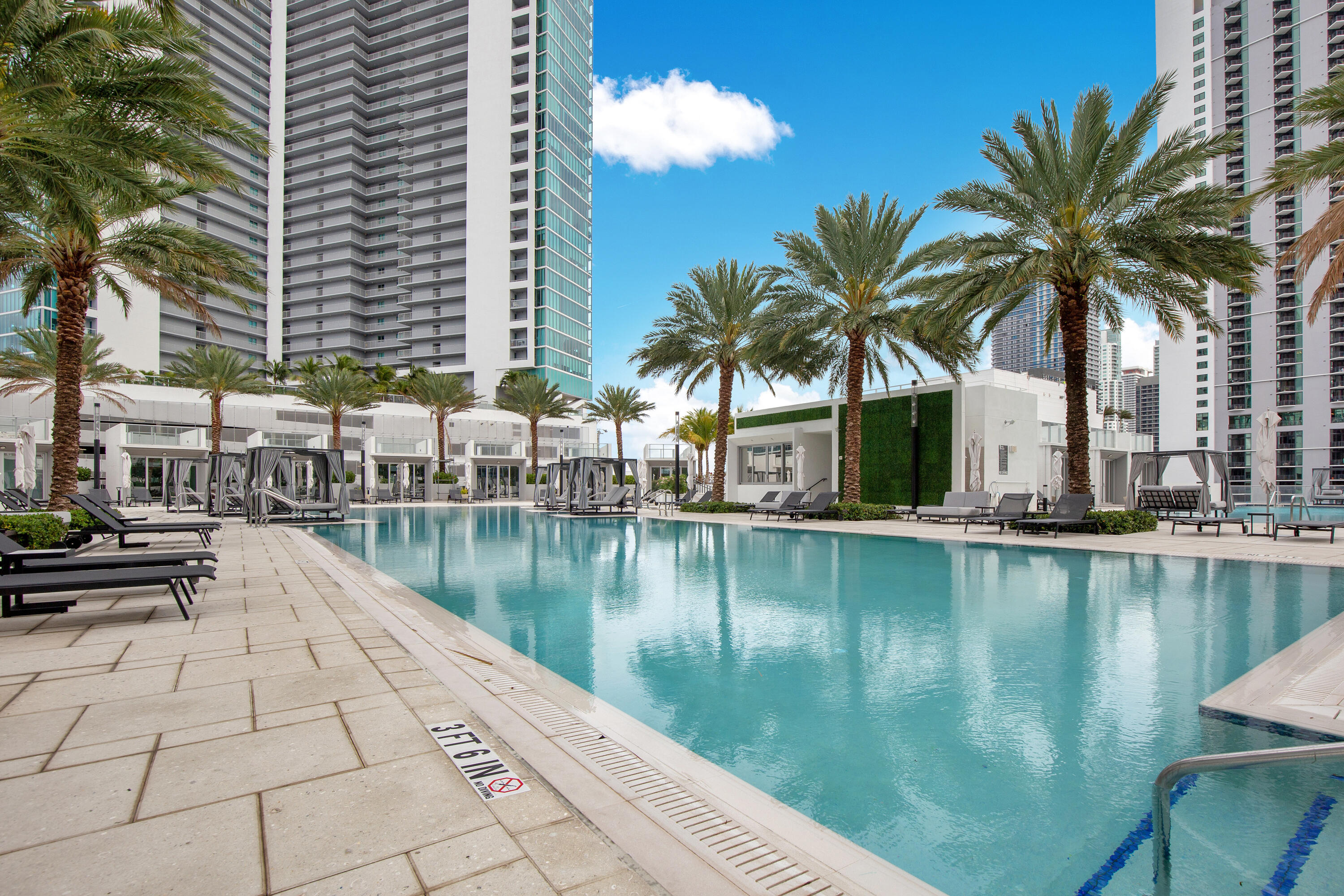 PARAMOUNT MIAMI WORLDCENTER CONDO - Residential