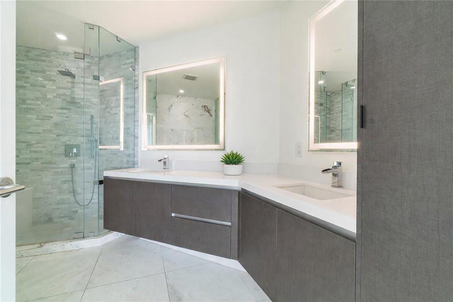 PARAMOUNT MIAMI WORLDCENTER CONDO - Residential