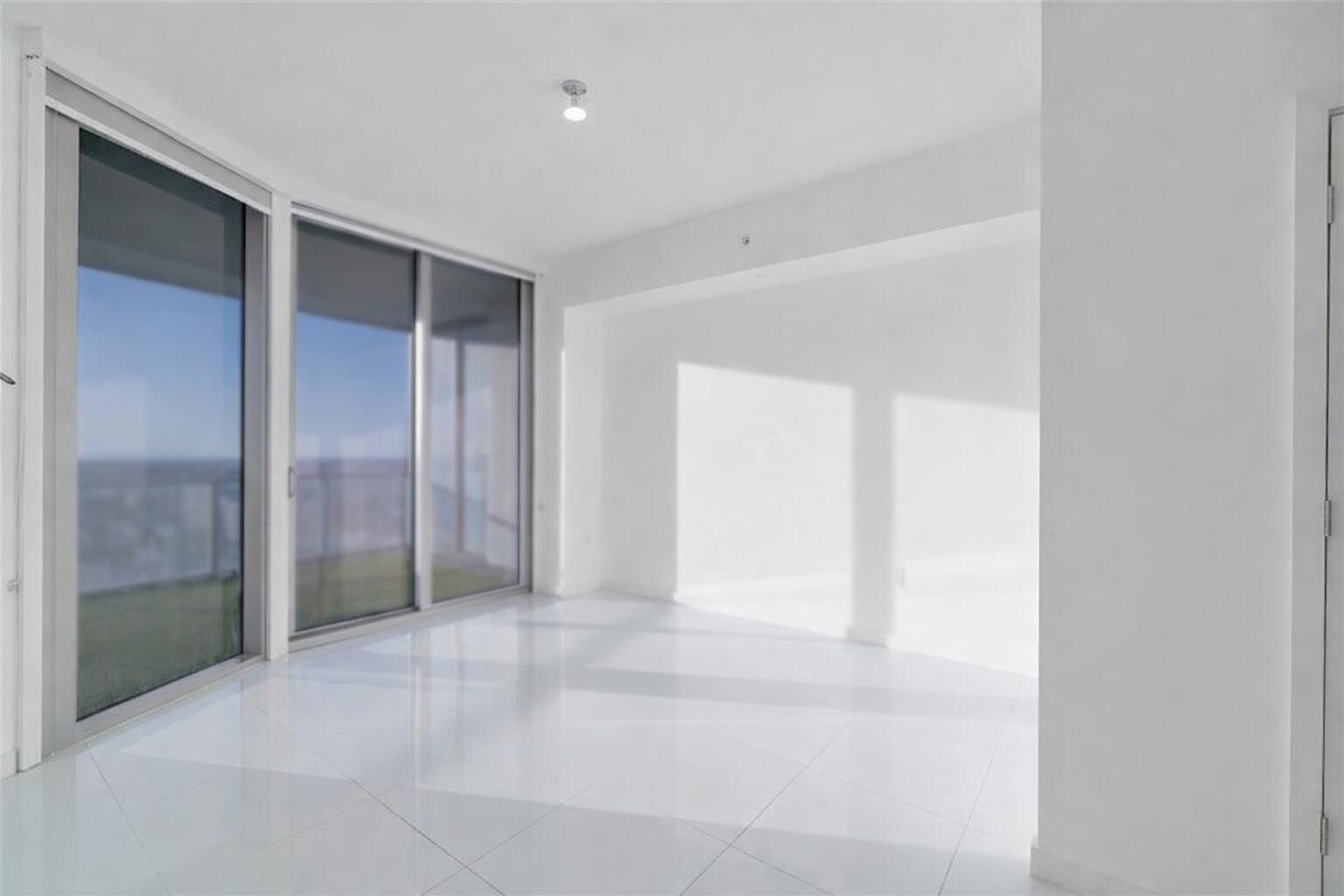 PARAMOUNT MIAMI WORLDCENTER CONDO - Residential