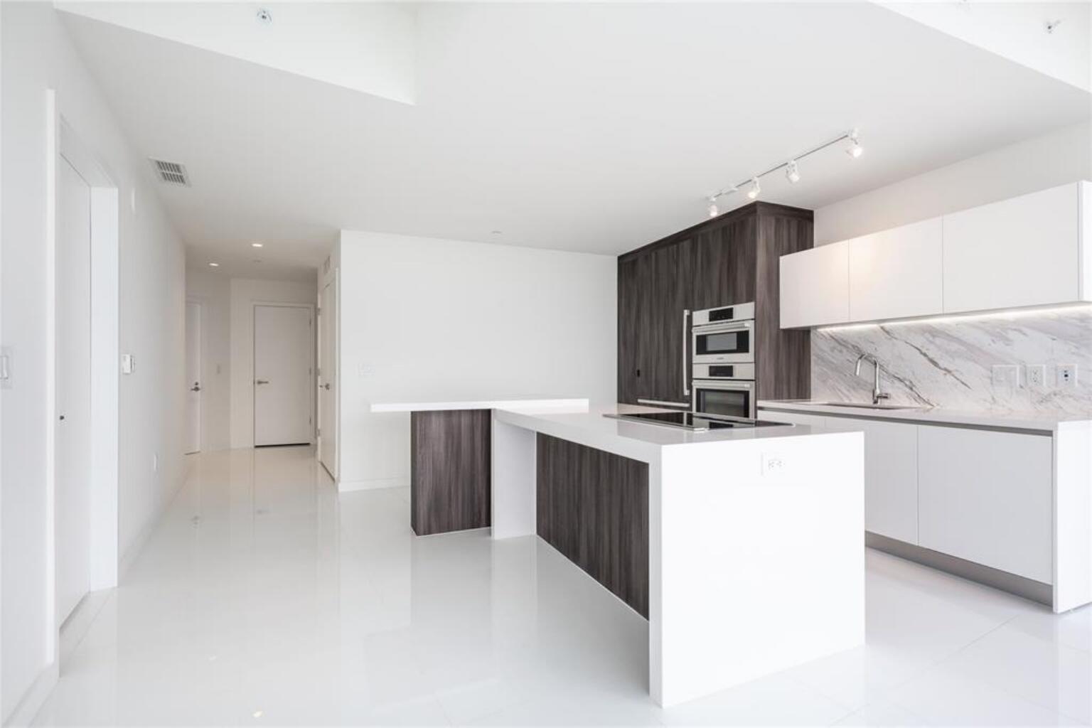 PARAMOUNT MIAMI WORLDCENTER CONDO - Residential