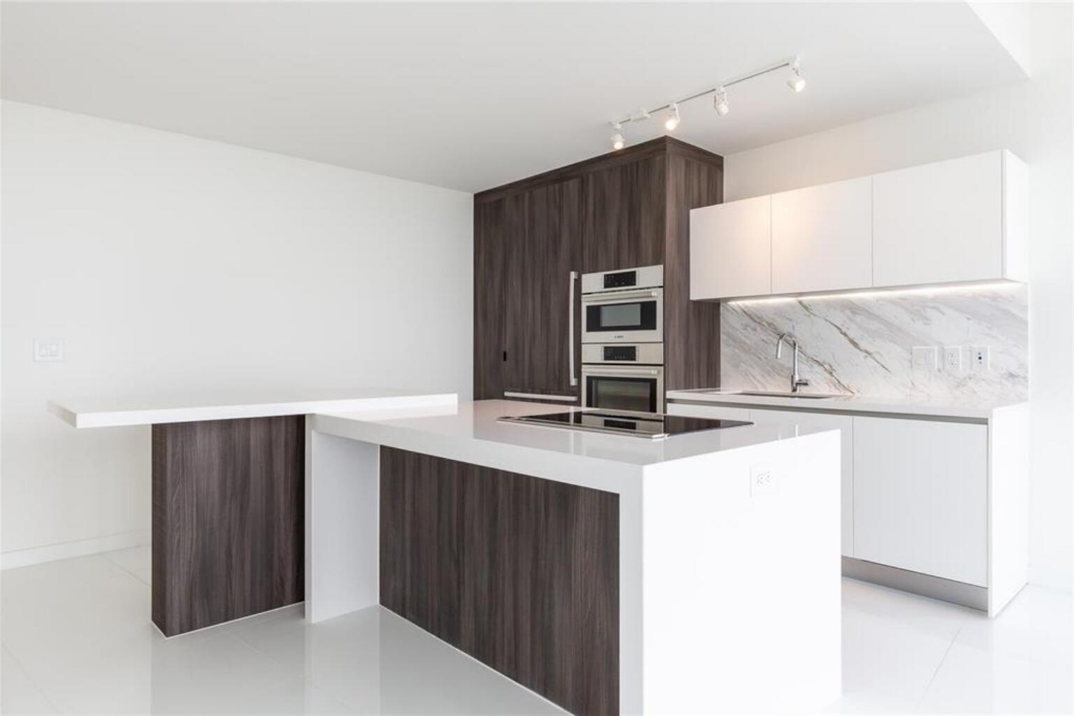 PARAMOUNT MIAMI WORLDCENTER CONDO - Residential