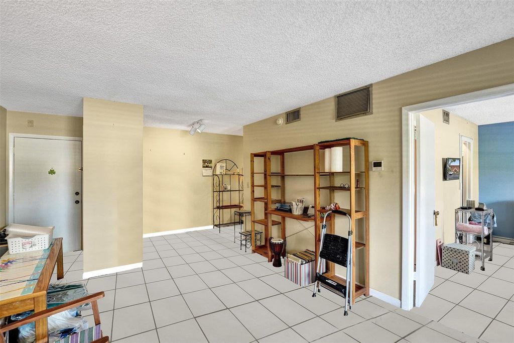 Photo of 1920 NE 1st Terrace #107H, Fort Lauderdale, FL 33305 (MLS # F10552555)