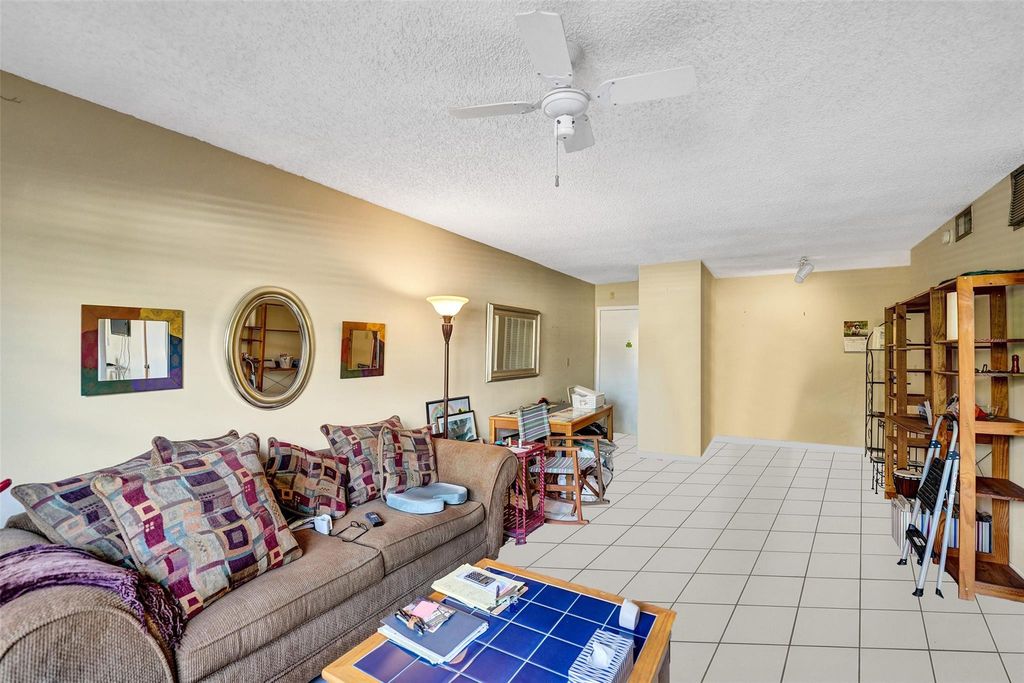 Photo of 1920 NE 1st Terrace #107H, Fort Lauderdale, FL 33305 (MLS # F10552555)