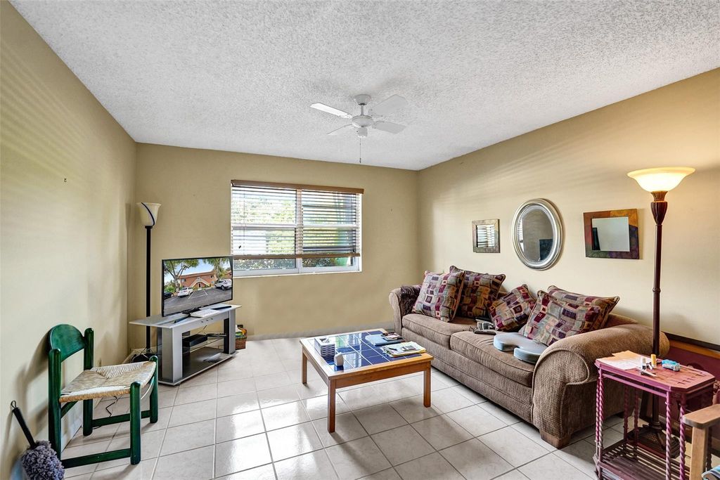 Photo of 1920 NE 1st Terrace #107H, Fort Lauderdale, FL 33305 (MLS # F10552555)