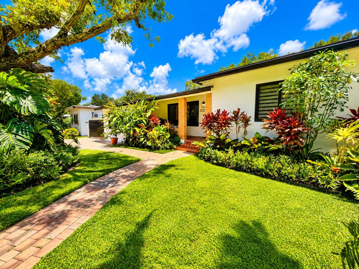 BISCAYNE GARDENS SEC H PART 4 - Residential