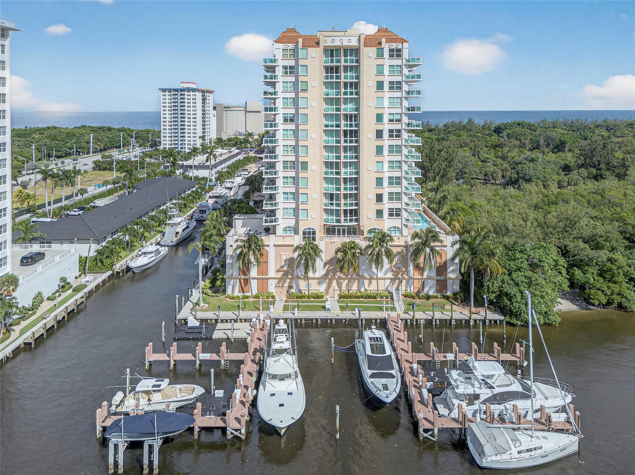 2845 NE 9th Street 806