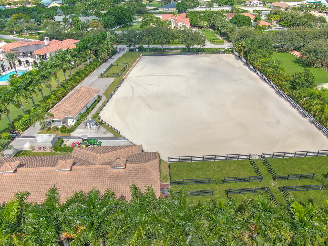 SADDLE TRAIL PARK OF WELLINGTON - Residential