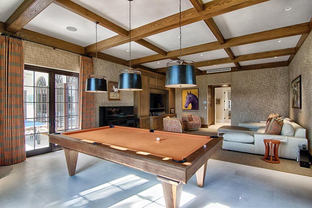 SADDLE TRAIL PARK OF WELLINGTON - Residential