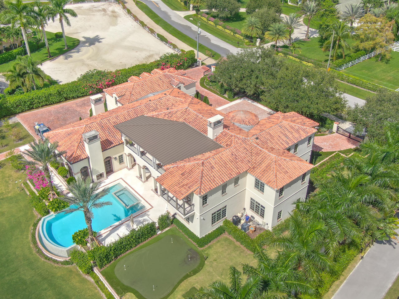 SADDLE TRAIL PARK OF WELLINGTON - Residential